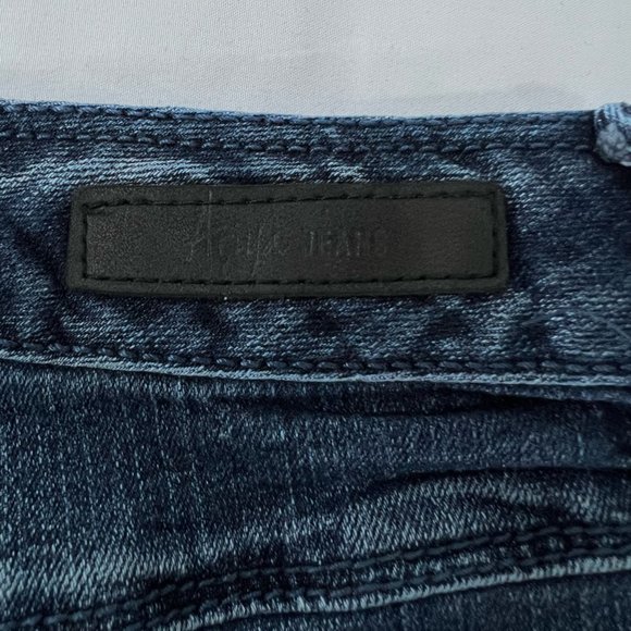 Ariya Jeans Junior's Cut Off Shorts Size 5/6 with 3 Button Fly with Cuffed Hem - Picture 6 of 12